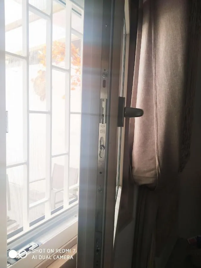 Aurisa Apartment Bari Italia