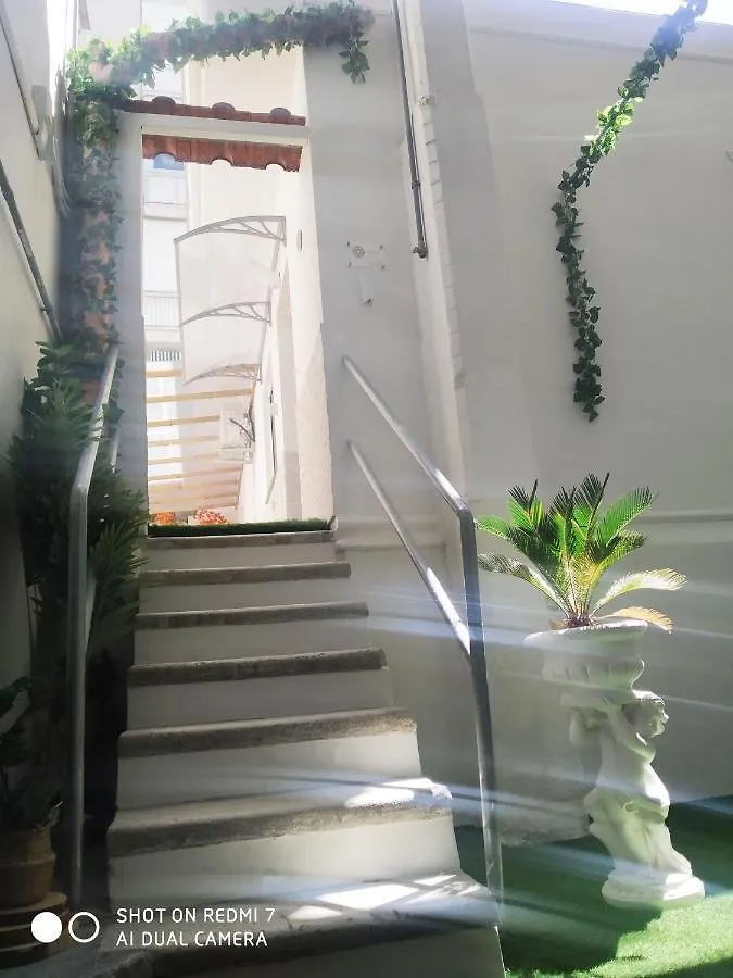 Aurisa Apartment Bari Italia